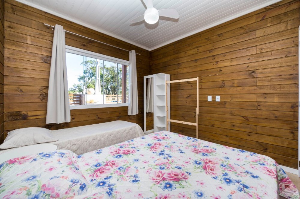 CASA COM PISCINA CABIÚNA -  PRAIA MARISCAL