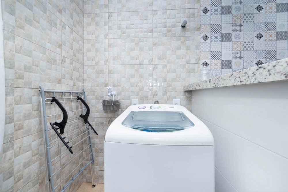 CASA COM PISCINA CABIÚNA -  PRAIA MARISCAL