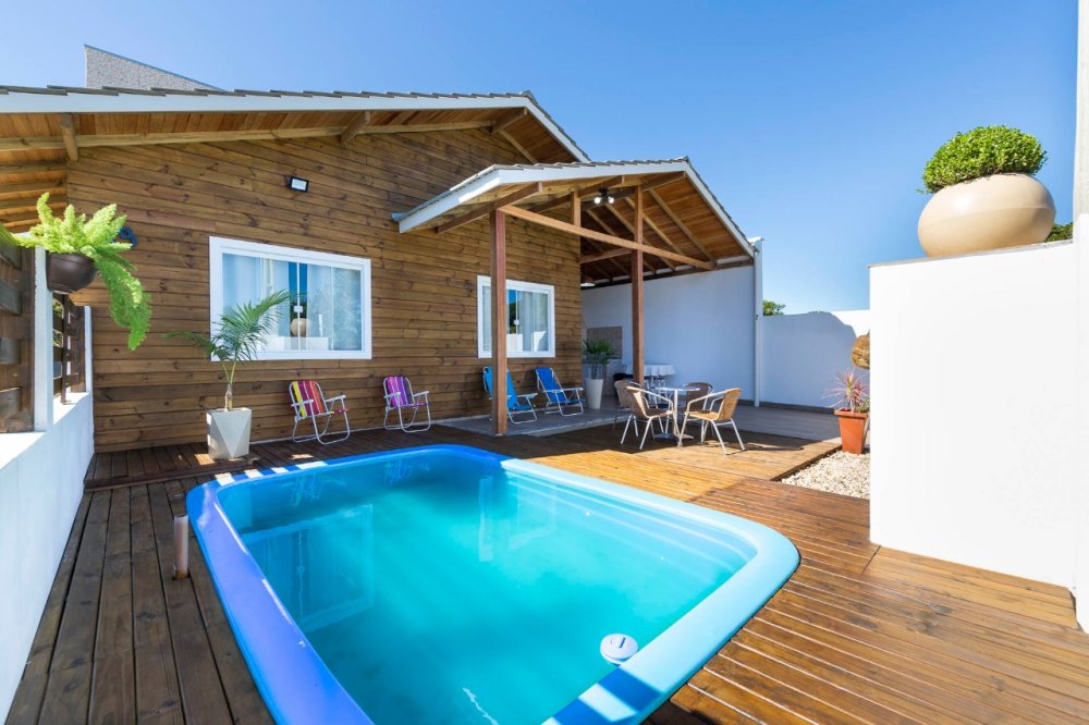 CASA COM PISCINA CABIÚNA -  PRAIA MARISCAL