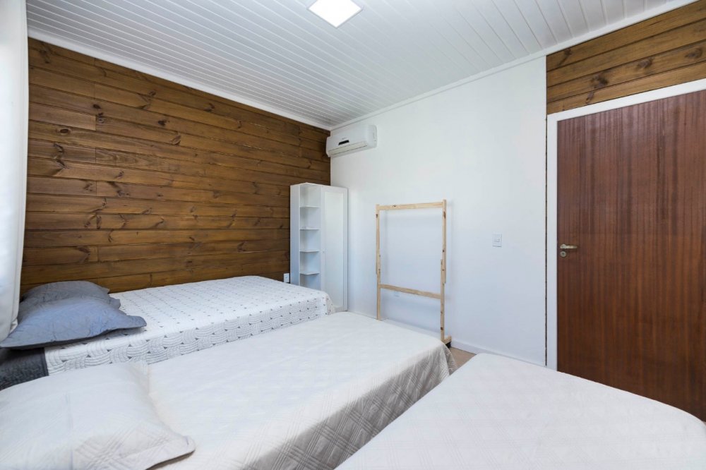 CASA COM PISCINA CABIÚNA -  PRAIA MARISCAL