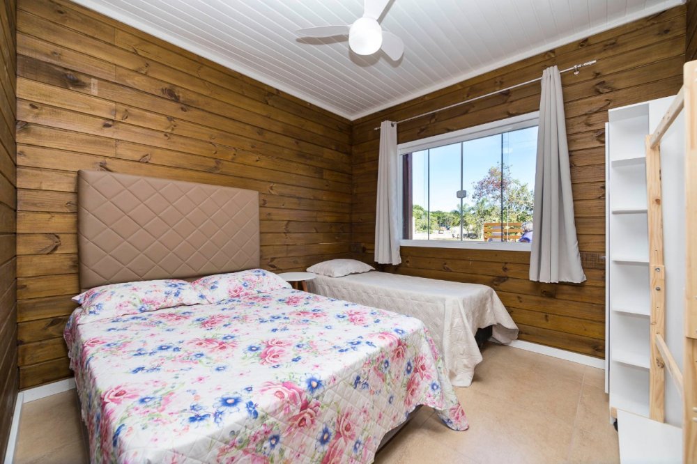 CASA COM PISCINA CABIÚNA -  PRAIA MARISCAL