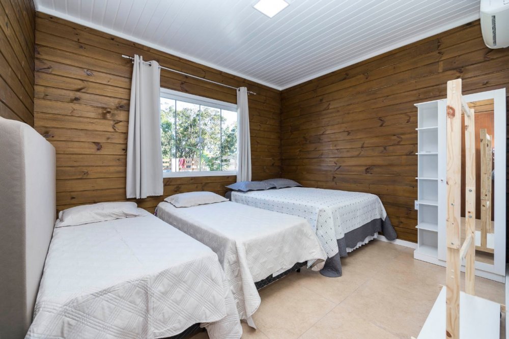 CASA COM PISCINA CABIÚNA -  PRAIA MARISCAL