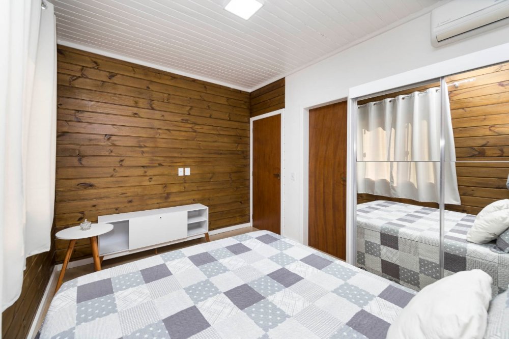 CASA COM PISCINA CABIÚNA -  PRAIA MARISCAL