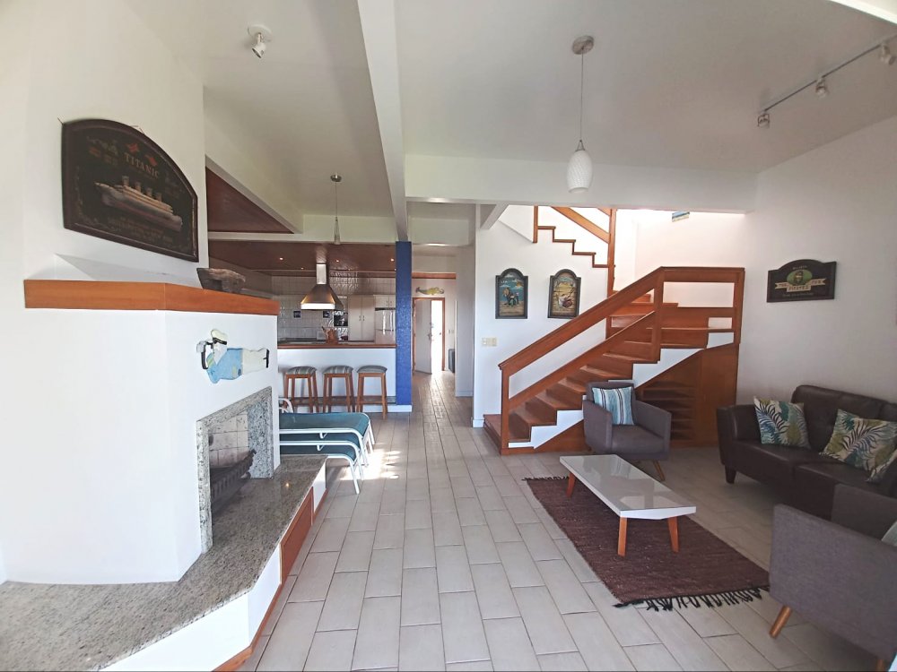 CASA COM JACUZZI BEIRA MAR - PRAIA DO CANTO GRANDE