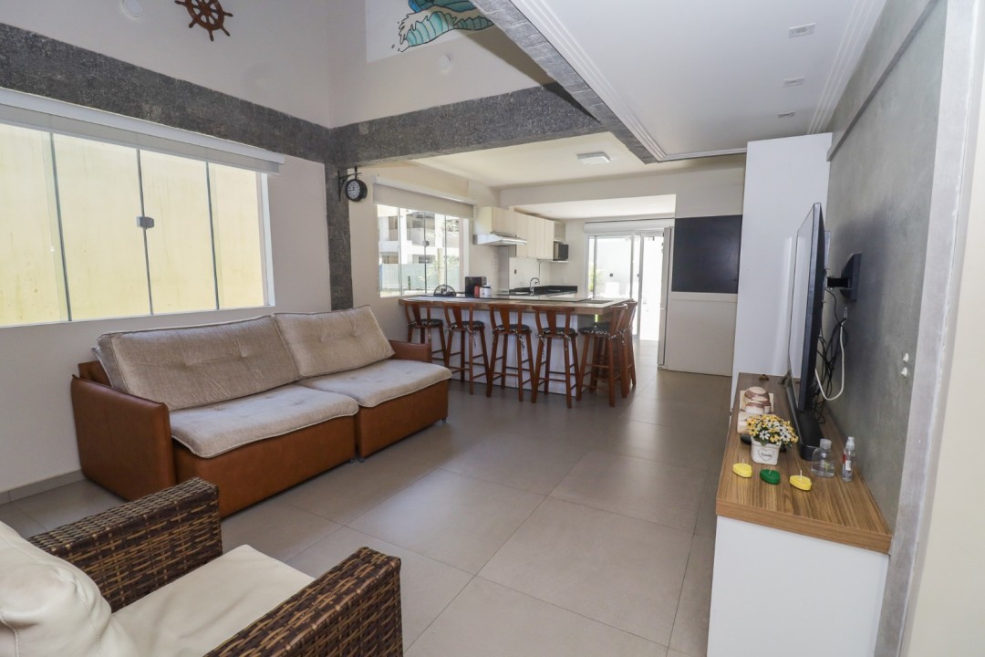 CASA COM PISCINA PRAIA DE MARISCAL