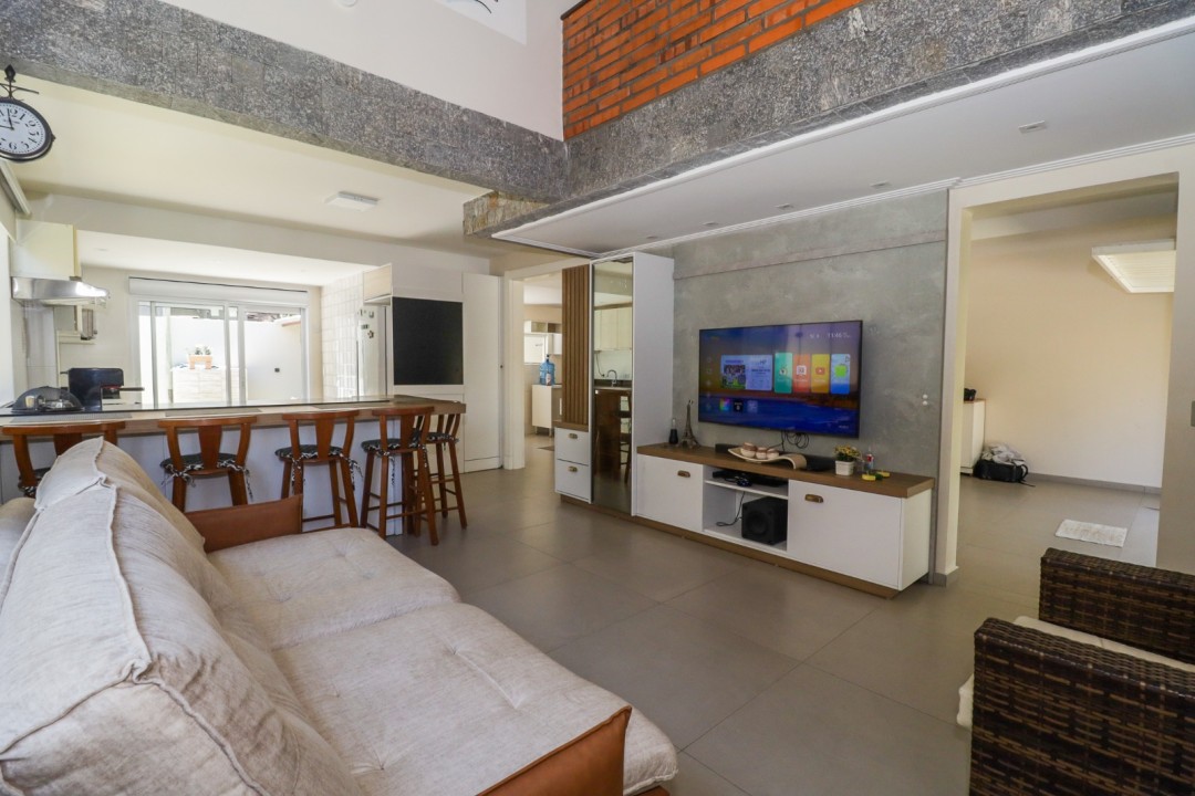 CASA COM PISCINA PRAIA DE MARISCAL