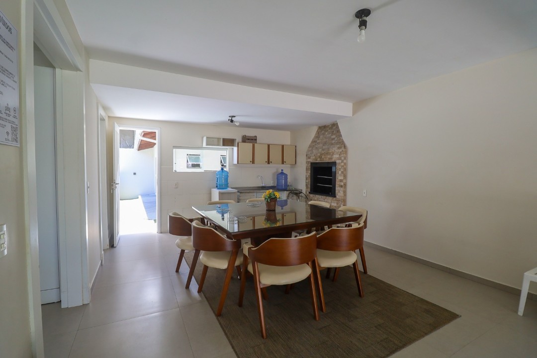 CASA COM PISCINA PRAIA DE MARISCAL