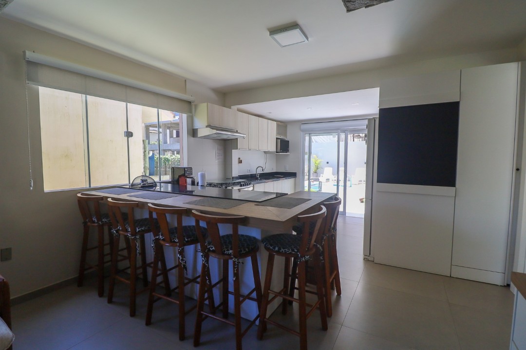 CASA COM PISCINA PRAIA DE MARISCAL