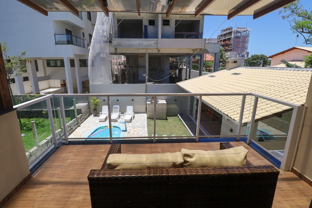 CASA COM PISCINA PRAIA DE MARISCAL