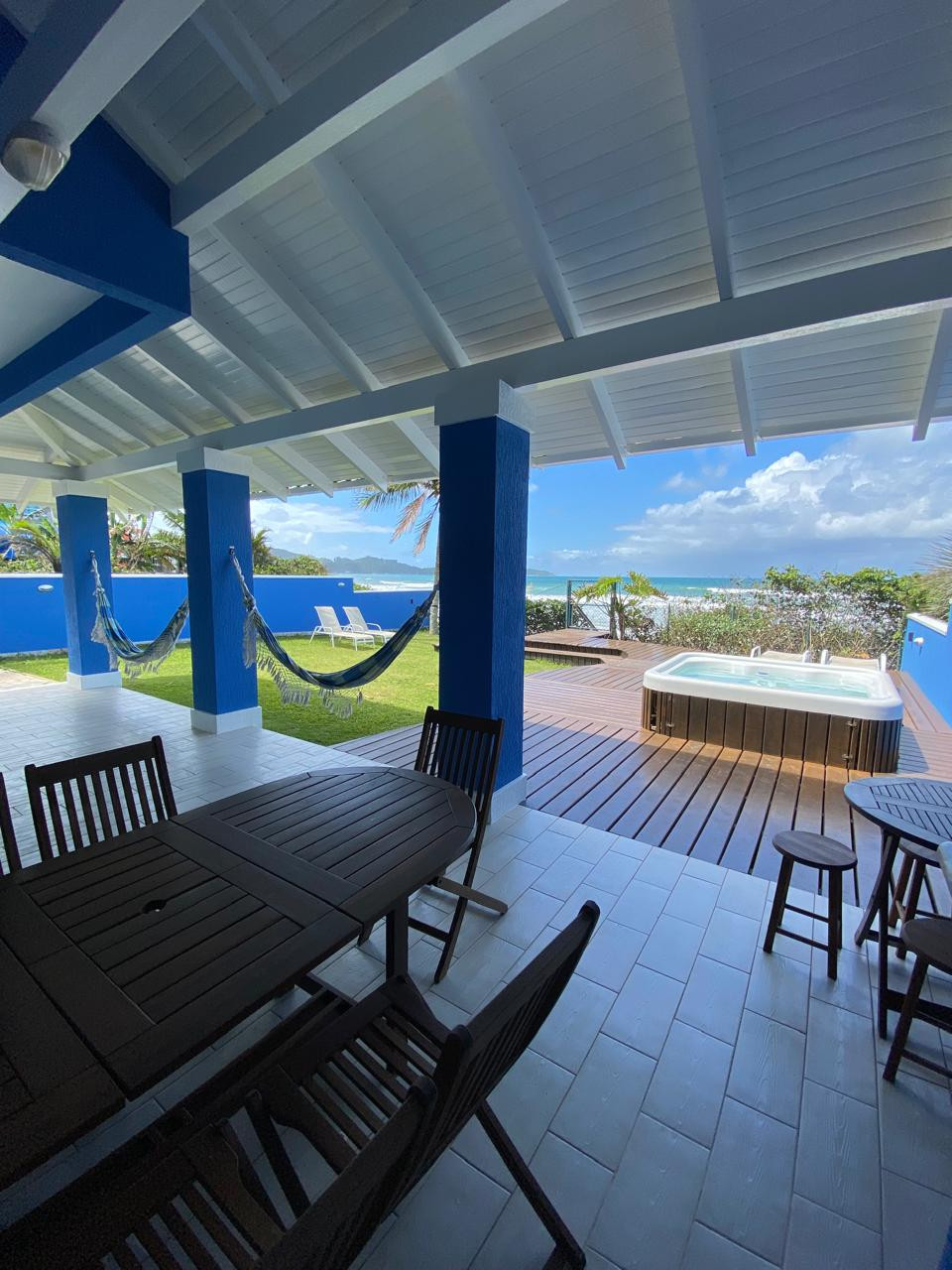 CASA COM JACUZZI BEIRA MAR - PRAIA DO CANTO GRANDE