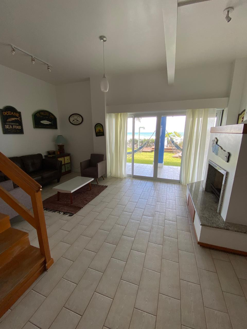 CASA COM JACUZZI BEIRA MAR - PRAIA DO CANTO GRANDE