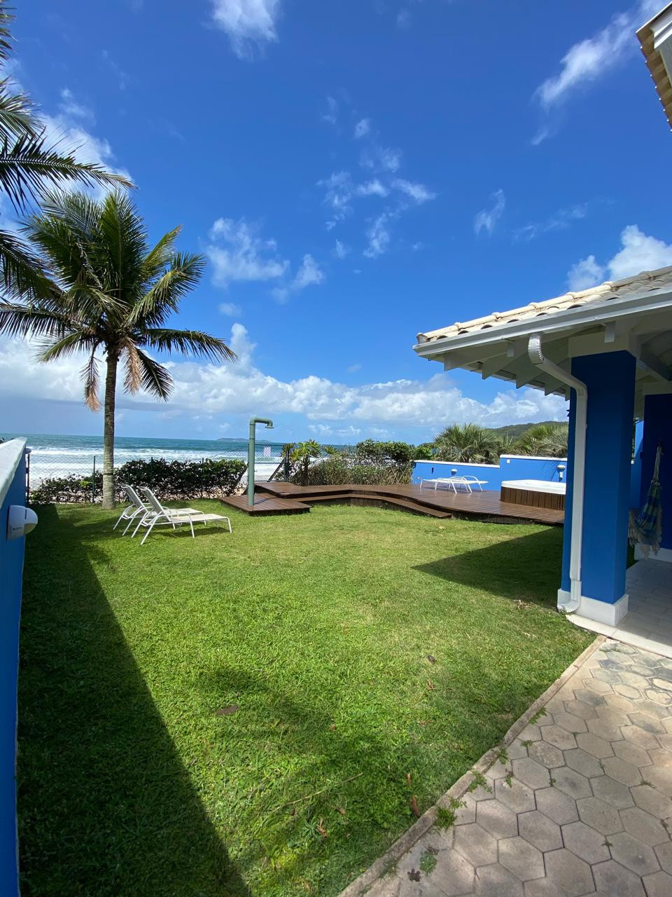 CASA COM JACUZZI BEIRA MAR - PRAIA DO CANTO GRANDE