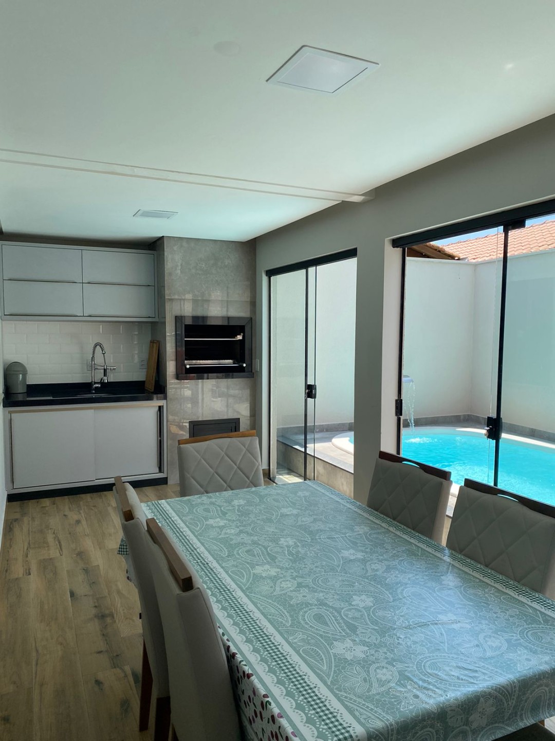 CASA COM PISCINA PRAIA DE CANTO GRANDE