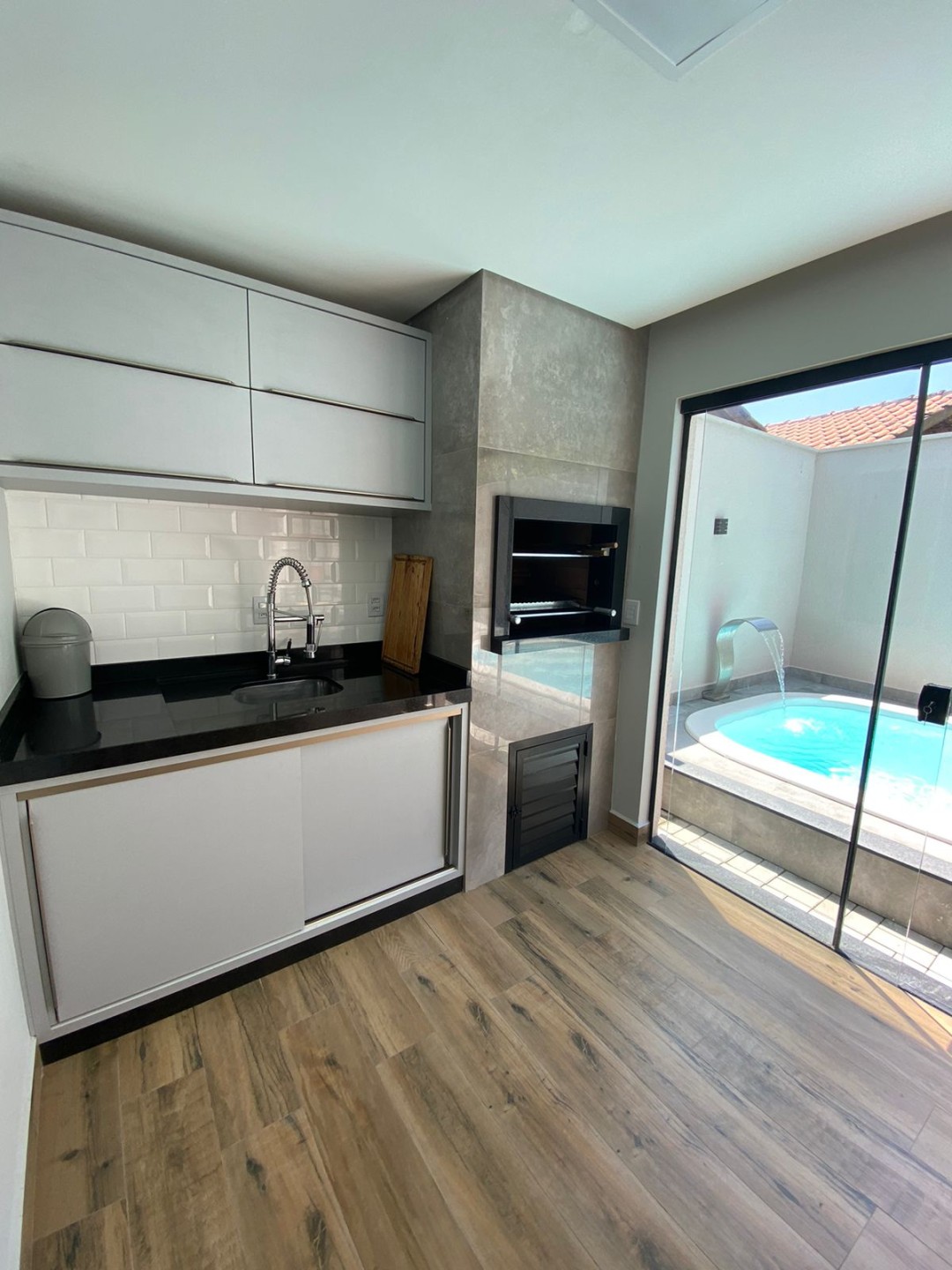 CASA COM PISCINA PRAIA DE CANTO GRANDE