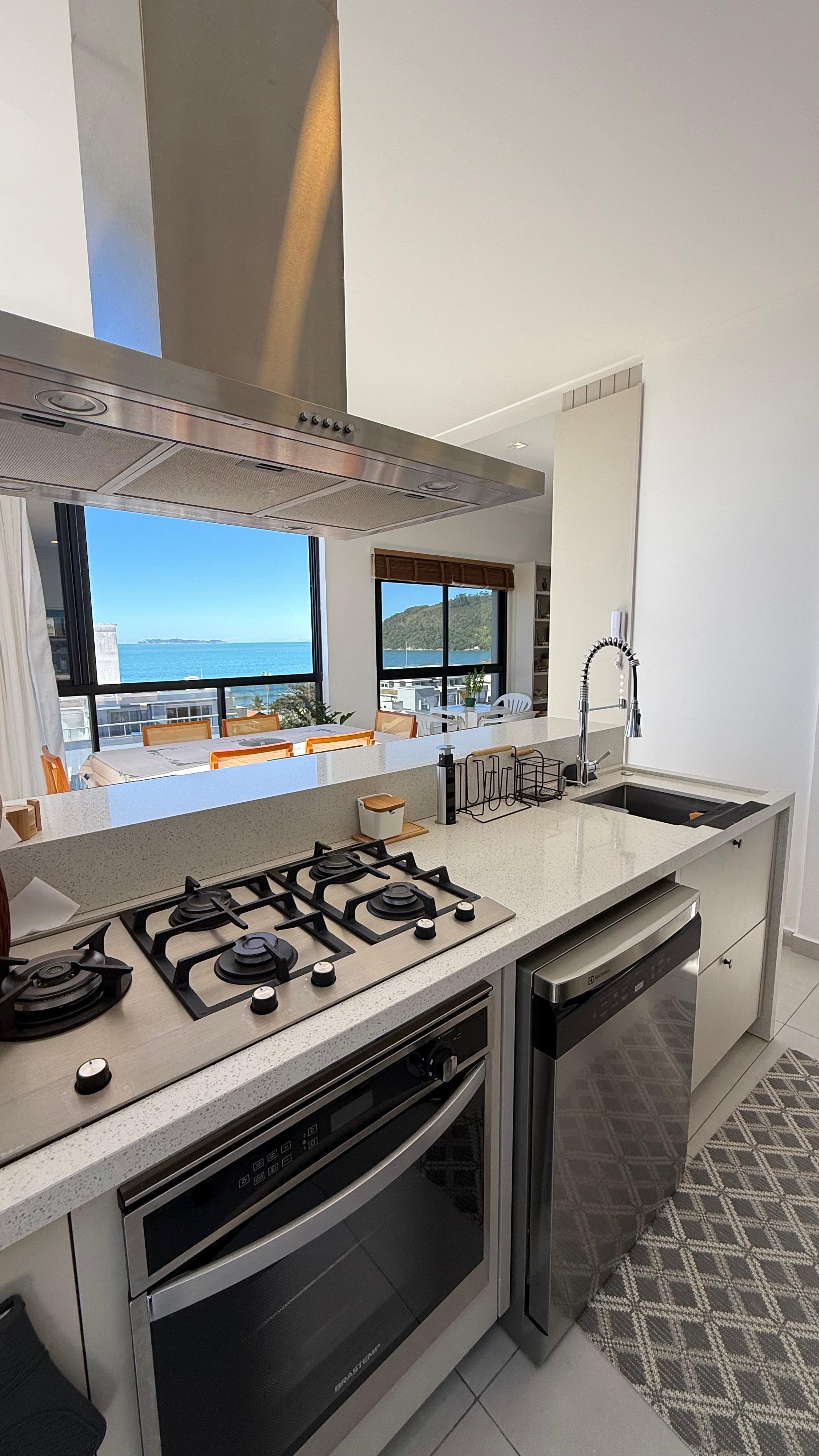 COBERTURA DE ALTO PADRÃO - COM VISTA MAR - PRAIA DE CANTO GRANDE