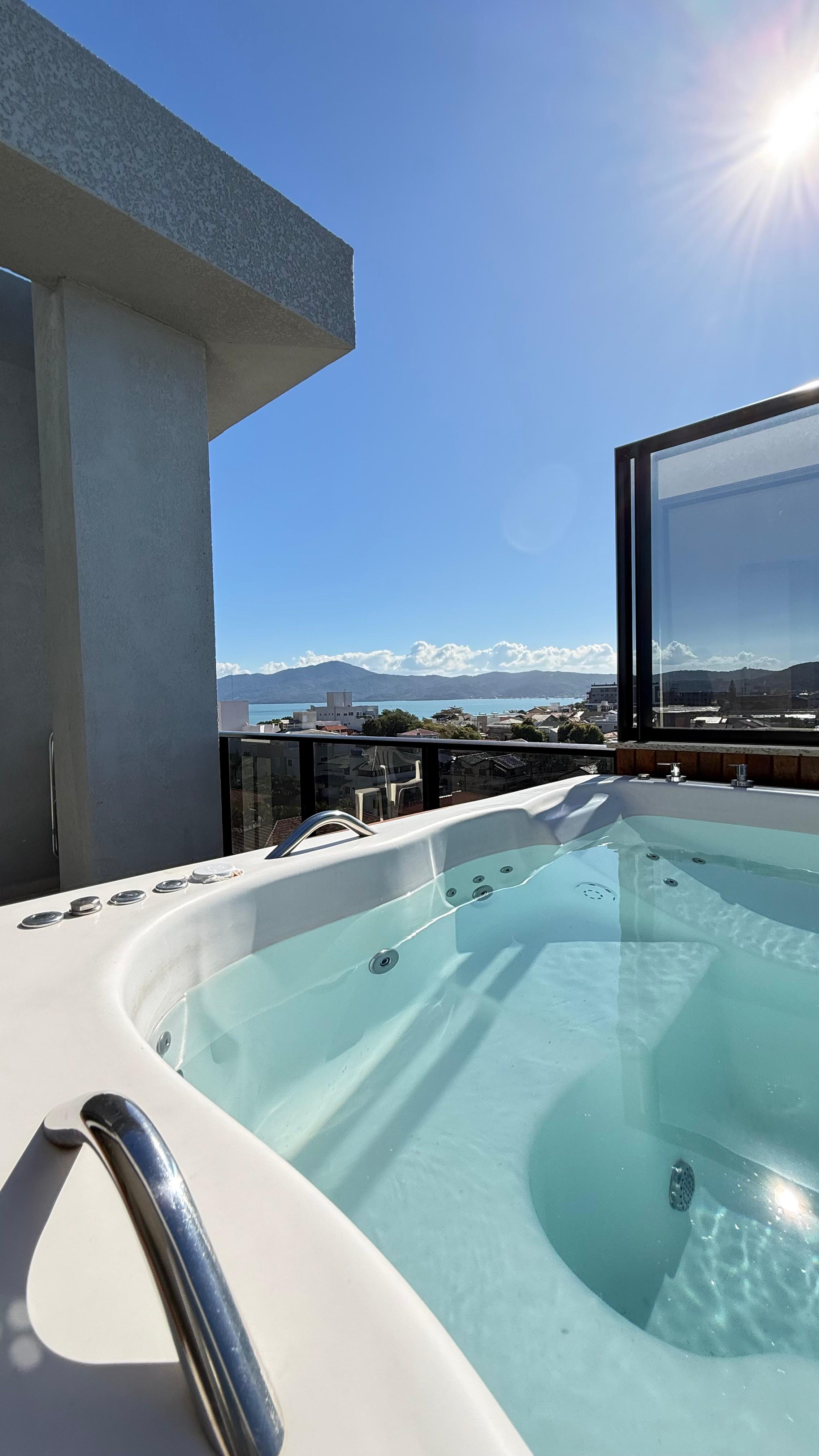 COBERTURA DE ALTO PADRÃO - COM VISTA MAR - PRAIA DE CANTO GRANDE