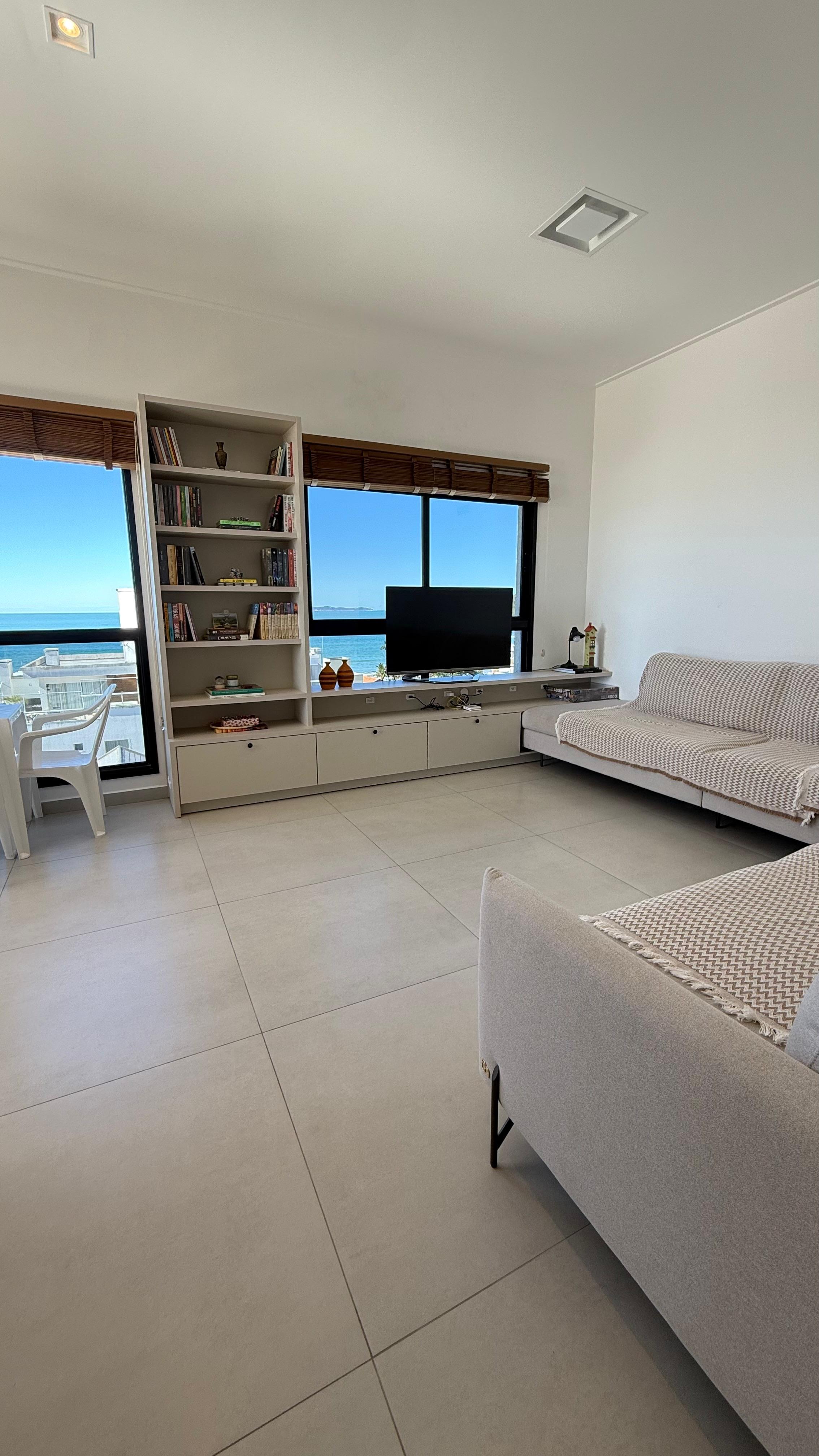 COBERTURA DE ALTO PADRÃO - COM VISTA MAR - PRAIA DE CANTO GRANDE