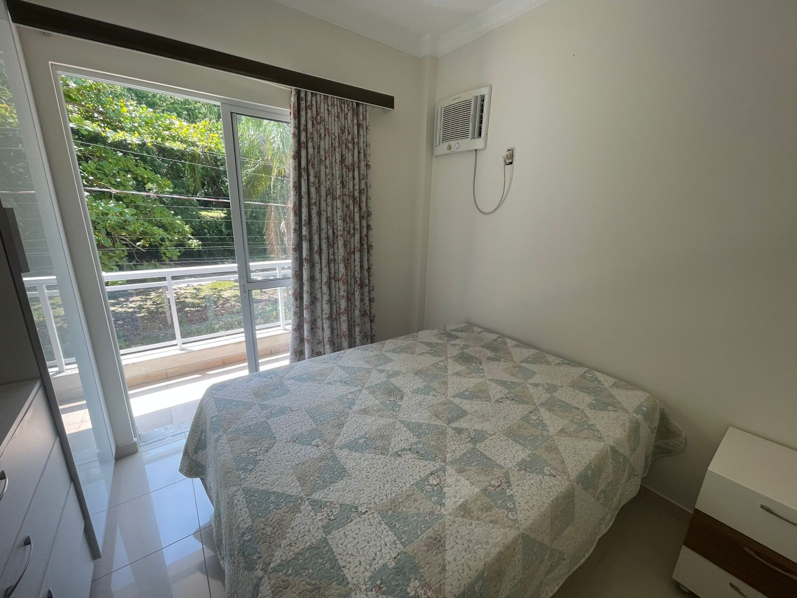 Apartamento de 02 Dormitórios em Bombinhas